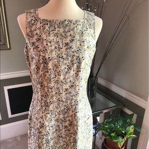 Ann Taylor size 8, flawless condition. Silk.